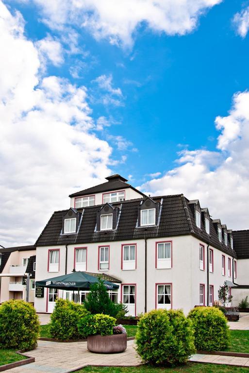Hotel Goldener Helm Lichtenstein-Callnberg Exterior foto